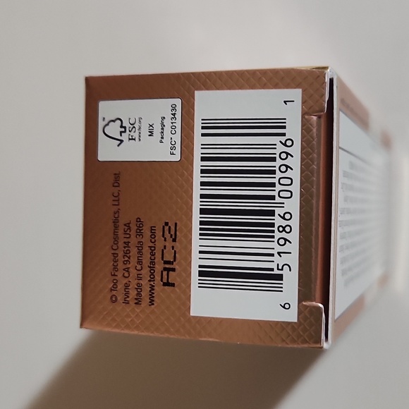 TOO FACED Warm Nude Born This Way Healthy Glow - Picture 11 of 12